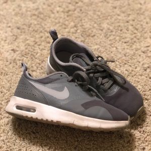 Little boys Nike Air size 13
